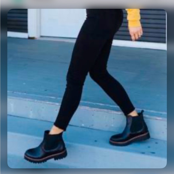 Caslon Miller Water Resistant Chelsea Boots